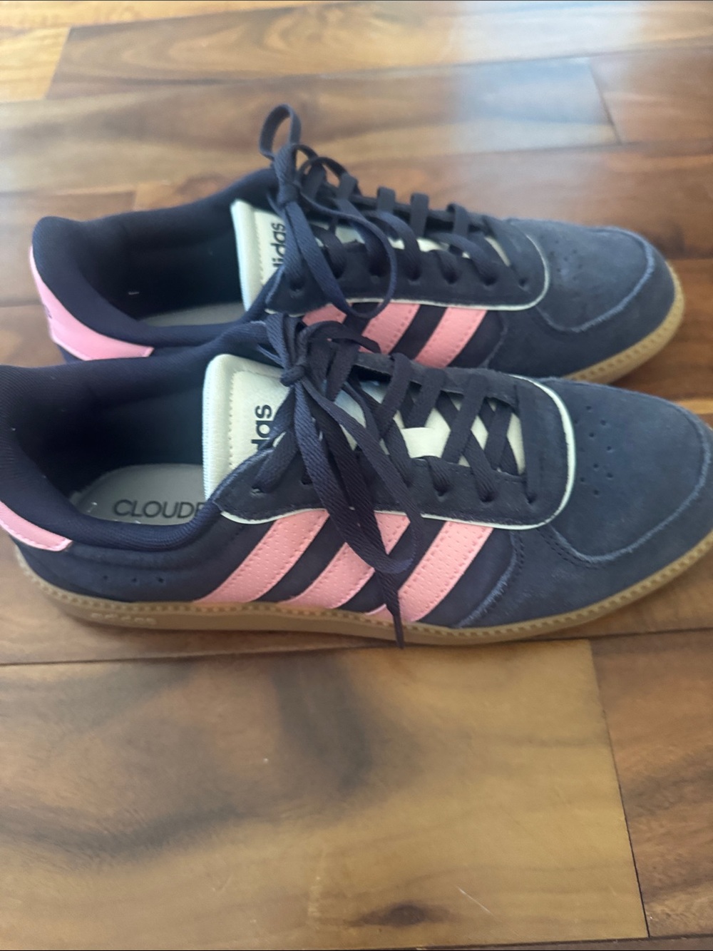 adidas Men’s Navy and Pink Low-Top Sneakers